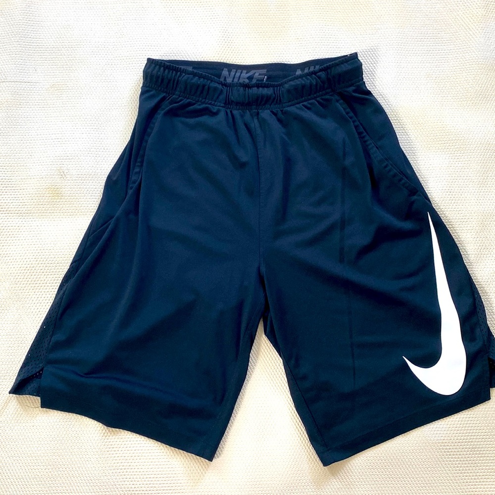 Men’s Nike Shorts, Size S